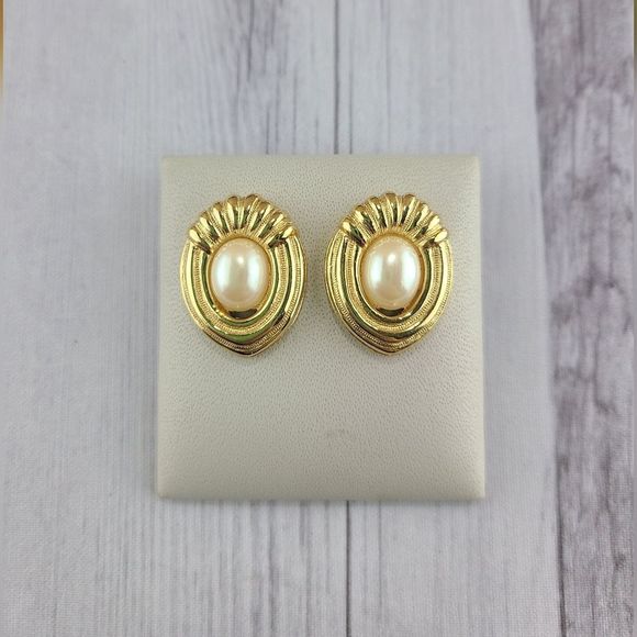 Vintage Oval Faux Pearl Cabochon Pierced Earrings w Gold Tone Roping Unsigned - Picture 2 of 6